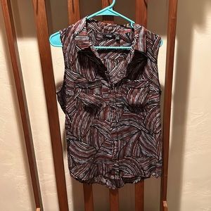 Woman’s sleeveless dress shirt